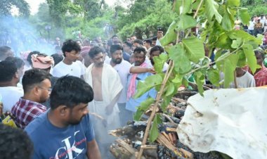 रूपी सोरेन पंचतत्व में विलीन, CM हेमंत सोरेन ने दी मुखाग्नि; नेमरा में उमड़ा जनसैलाब