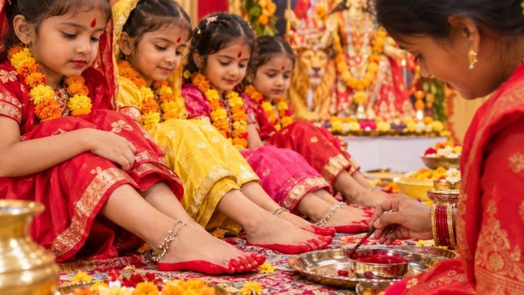 Kanya Pujan 2026: कन्याओं के पैरों में क्यों लगाते हैं आलता? जानें धार्मिक महत्व